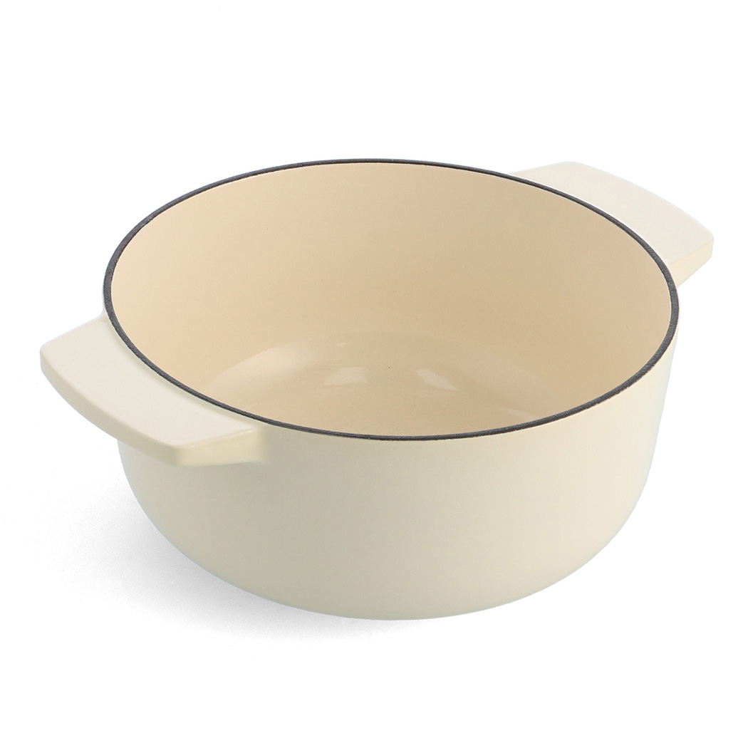 KitchenAid Covered Round Casserole 26cm (Almond Cream)