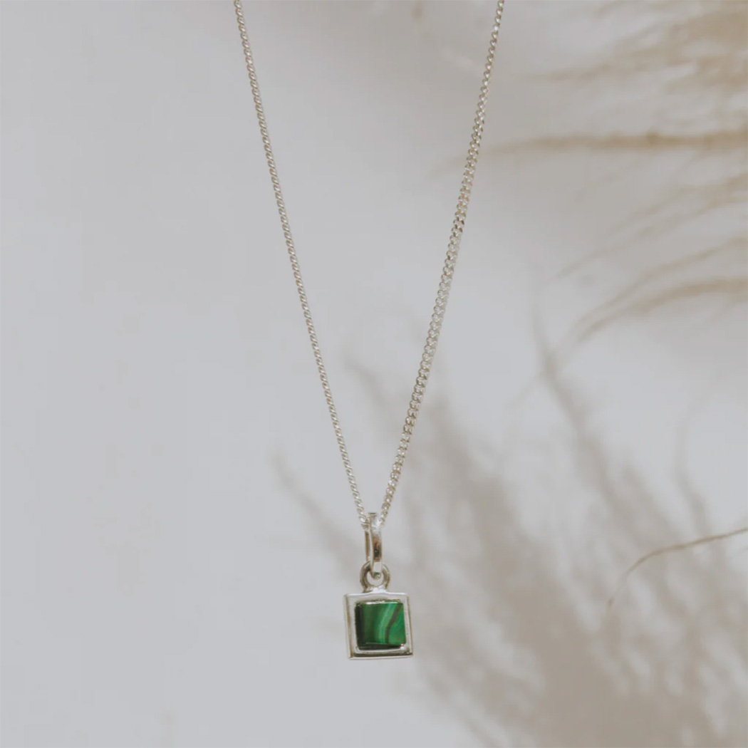 Fabuleux Vous La Stele Malachite Necklace (Petite)