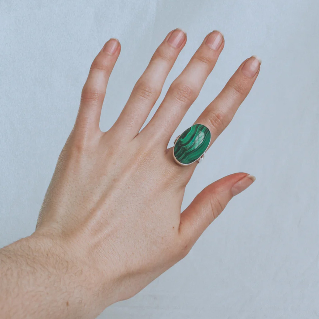 Fabuleux Vous La Stele Malachite Oval Ring (Free Size)